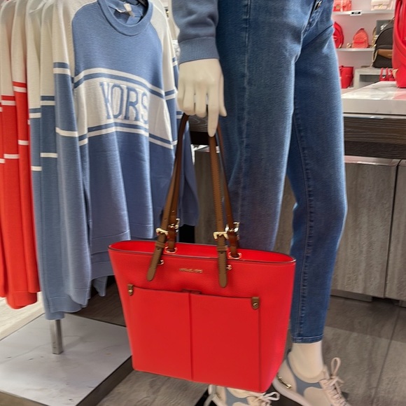 MICHAEL KORS JET SET TRAVEL MEDIUM DOUBLE POCKET TOTE NON-LEATHER VEGAN 

NWT - Picture 9 of 16